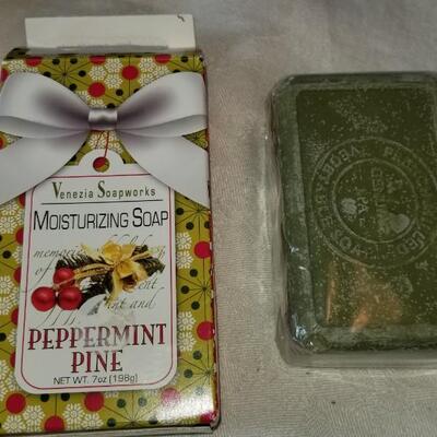 Lot 497: Soaps, Ceramic soap dish, Stainless soap dishes & Cat Scrubber 