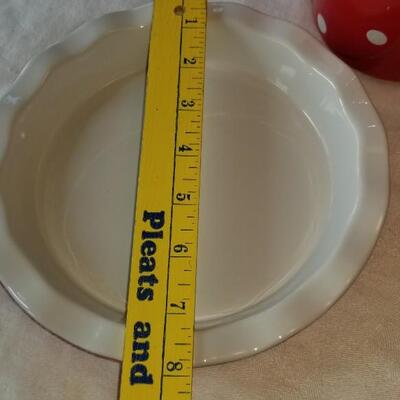 Lot 498: Red Dish Lot