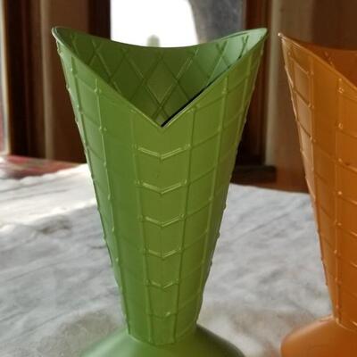 Lot 499: (2) Metal Ice Cream Cone Containers
