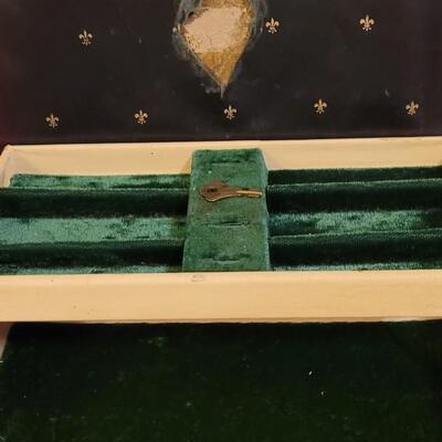 Lot 515: Jewelry Box with Key