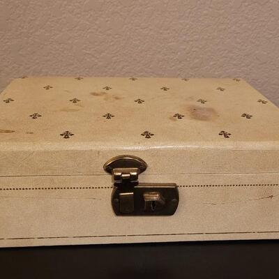 Lot 515: Jewelry Box with Key