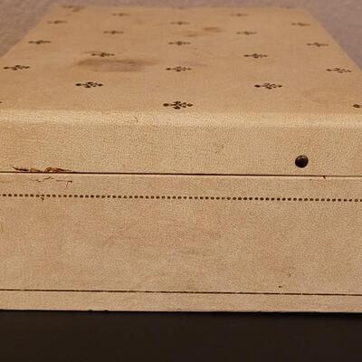 Lot 515: Jewelry Box with Key