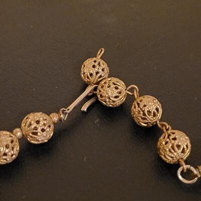 Lot 517: Costume Gold Necklaces