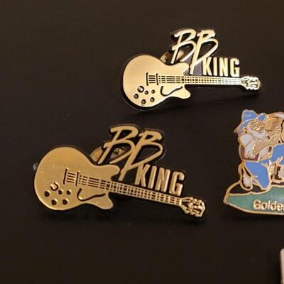 Lot 518: Pin Lot 