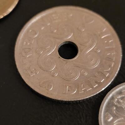 Lot 520: Foreign Money