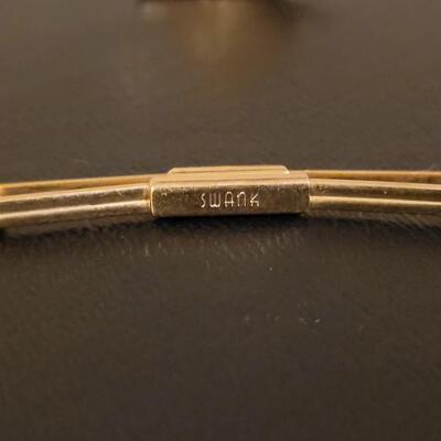 Lot 525: Brooches, Pins and Tie Clip