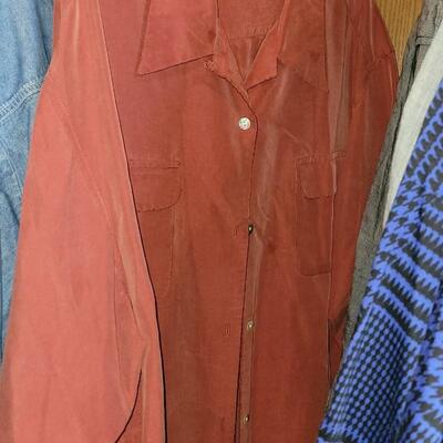 Lot 532: Ladies Clothing Lot B 