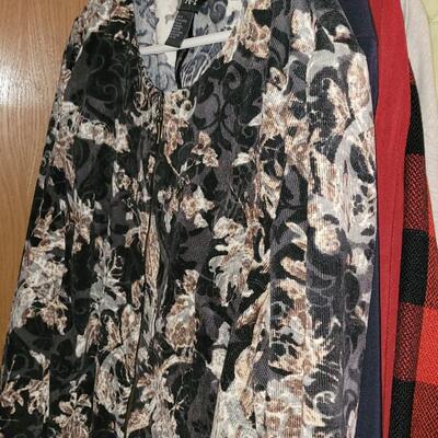 Lot 533: Ladies Clothing Lot D