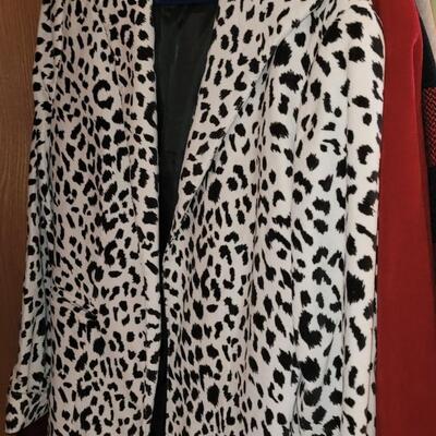 Lot 533: Ladies Clothing Lot D