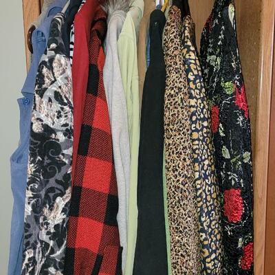 Lot 533: Ladies Clothing Lot D
