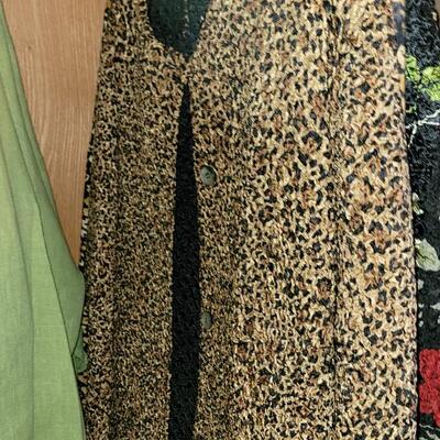 Lot 533: Ladies Clothing Lot D
