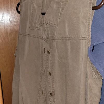 Lot 533: Ladies Clothing Lot D