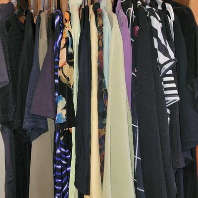 Lot 536: Ladies Clothing Lot F 