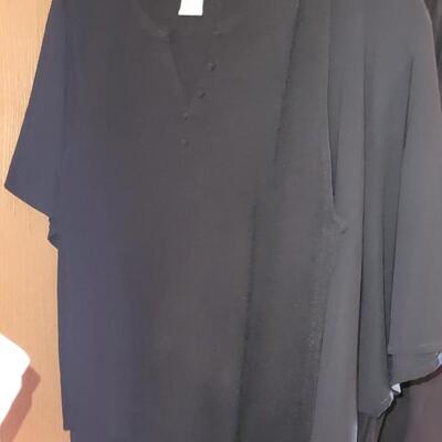 Lot 536: Ladies Clothing Lot F 