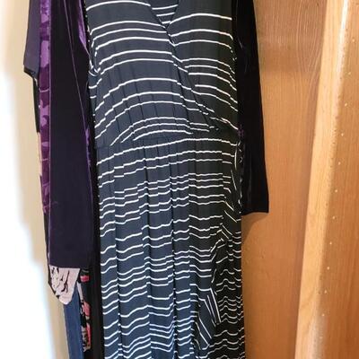 Lot 537: Ladies Dresses Lot G  sizes L, XL & 14