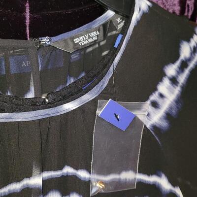 Lot 537: Ladies Dresses Lot G  sizes L, XL & 14