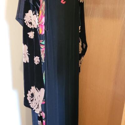 Lot 537: Ladies Dresses Lot G  sizes L, XL & 14