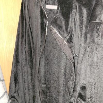 Lot 538: Ladies Jackets Lot H