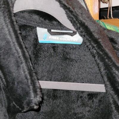 Lot 538: Ladies Jackets Lot H