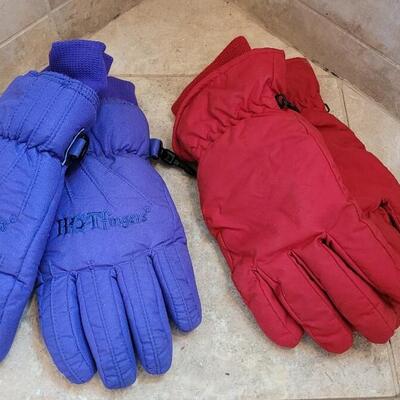 Lot 540: Gloves - Red & Purple 