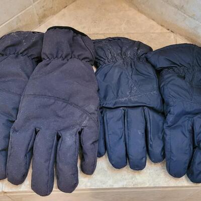 Lot 542: (2) Black Gloves Lot 