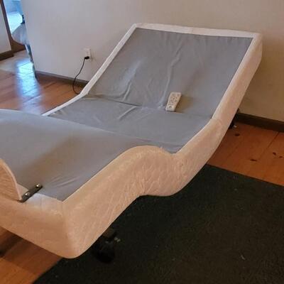 Lot 544: Denver Mattress Adjustable Twin Box Spring - works