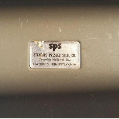 Lot 546: Metal Cabinet 36 Ã— 84 Ã— 24