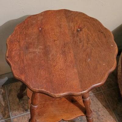 Lot 549: Antique Plant Stand or Small Parlor Table