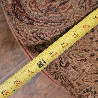 Lot 550: Large Ottoman 