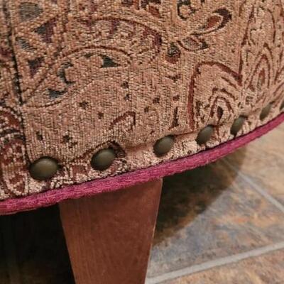 Lot 550: Large Ottoman 