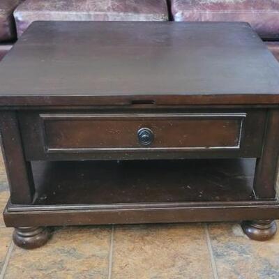 Lot 553: Coffee Table that Lift Up