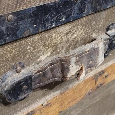 Lot 555: Antique Steamer Trunk 
