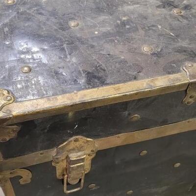 Lot 562: Antique Blue Steamer Trunk 