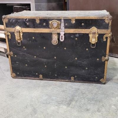 Lot 562: Antique Blue Steamer Trunk 