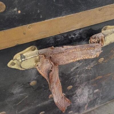 Lot 562: Antique Blue Steamer Trunk 