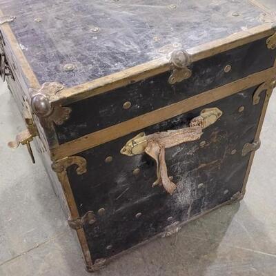 Lot 562: Antique Blue Steamer Trunk 