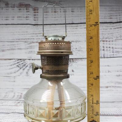 Antique Aladdin Colonial Gas Oil Lamp