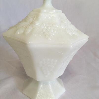 Anchor Hocking Harvest Grape Leaf Paneled milk glass covered candy dish w lid