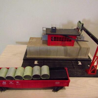 Vintage Lionel Culvert Pipe Company Loading Station with Rail Car 