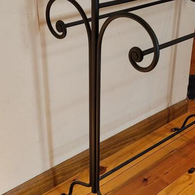 Lot 561: Black Metal Quilt Stand 