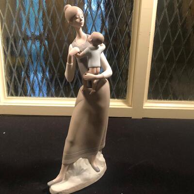 #90 LLADRO woman with child