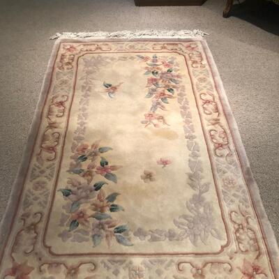 #180-Thick rug with floral pattern measures 3x5ÃŠ