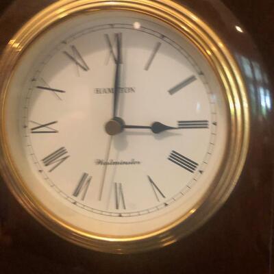 #208 Hampton vintage mantle clock