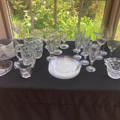 #254 Bundle of glass includes ice cream dishes and beer mugs