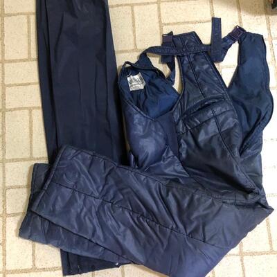 #298 Snow overalls and waterproof pants size menÃ•s small