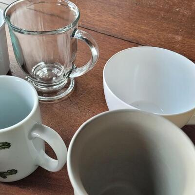 Lot 562: Coffee Cups Lot