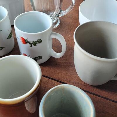 Lot 562: Coffee Cups Lot