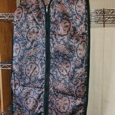 Lot 574: Hanging Garment Bags
