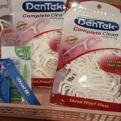 Lot 578: Dental Care Lot