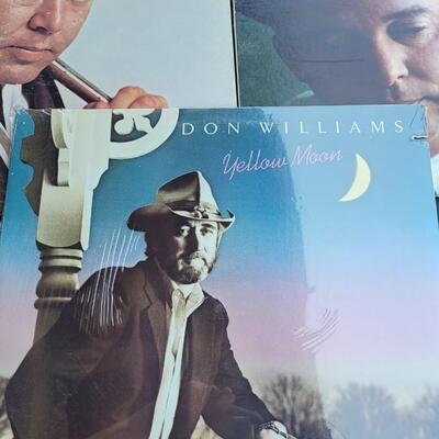 Lot 594: Vintage County Albums - Don Williams, Roy Clark, Roy Price & Hank Snow